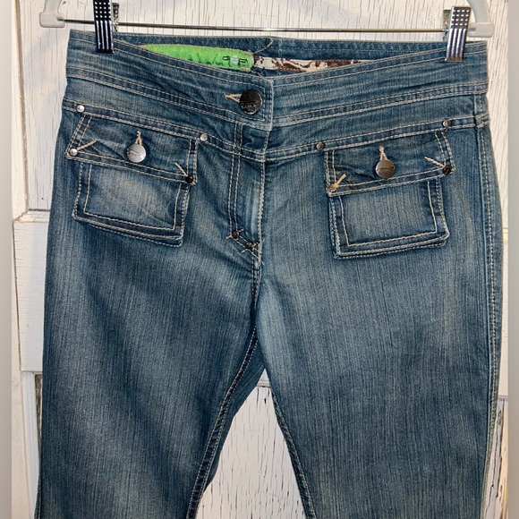 🦋Vintage Low Rise Flare Denim/Jeans by GIO🦋 - Picture 3 of 6